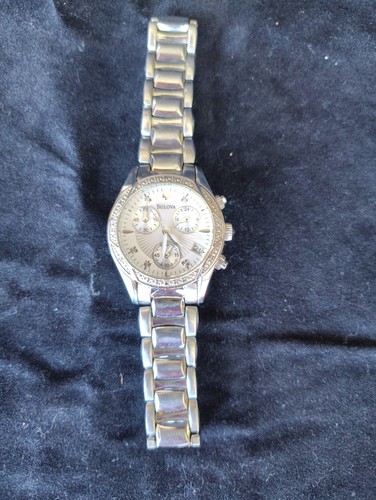 Bulova diamond 96r19 33mm - diamond,